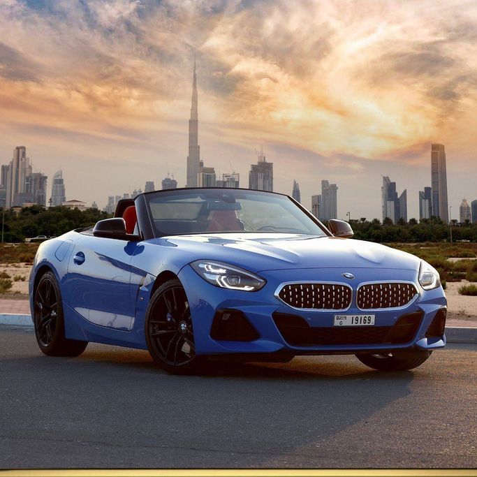 BMW Z4 sDrive30i عملية فيس ليفت III (G29), 2023 رياضي رودستر للتأجير في في دبي من SILVERSTONE RENT A CAR، اللون أزرق | AUTO.AE