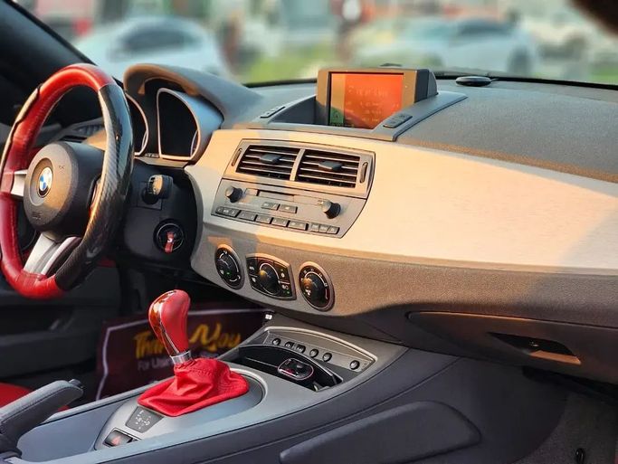 Used BMW Z4 I (E85/E86), 3.0 l, 2004 in Dubai by Valcor Auto, Grey color. Japanese Specs | AUTO.AE