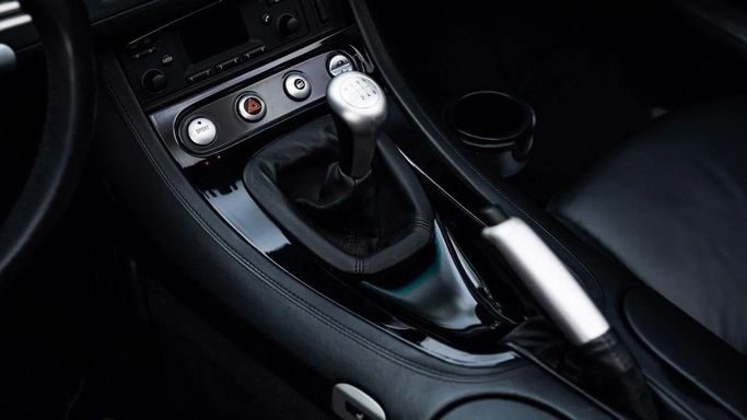 Подержанный BMW Z8, 4.9 л, 2000 в Дубае от Al Ain Class Motors Черный цвет. Американская | AUTO.AE