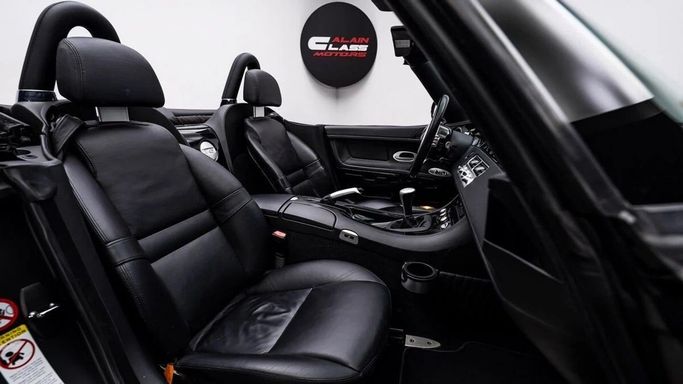 Подержанный BMW Z8, 4.9 л, 2000 в Дубае от Al Ain Class Motors Черный цвет. Американская | AUTO.AE