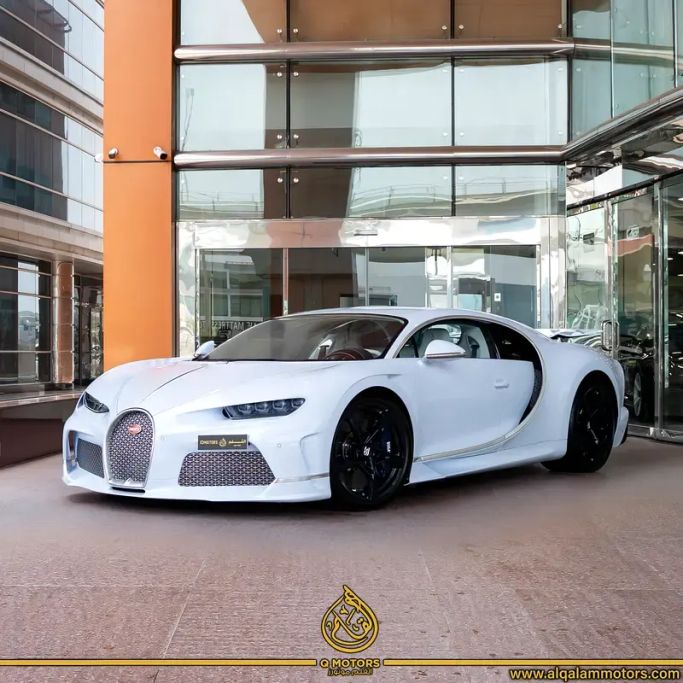 Подержанный Bugatti Chiron, 8.0 л, 2023 в Дубае от Q Motors Белый цвет. Европейская | AUTO.AE | Объявление #263510
