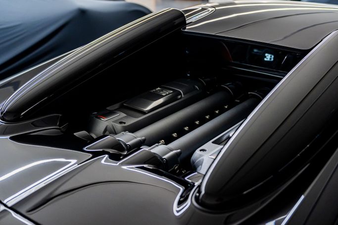 New Bugatti EB Veyron 16.4, 8.0 l, 2013 in Dubai, Black color. GCC Specs | AUTO.AE