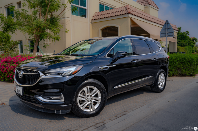Подержанный Buick Enclave II, 3.6 л, 2020 в Дубае Черный цвет. Американская | AUTO.AE