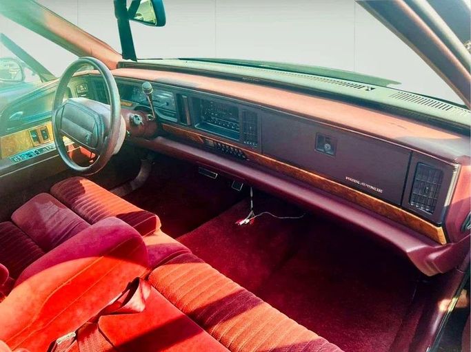 Подержанный Buick Park Avenue I, 3.8 л, 1993 в Дубае от Mirza Automobile FZE Бордовый цвет. Японская | AUTO.AE