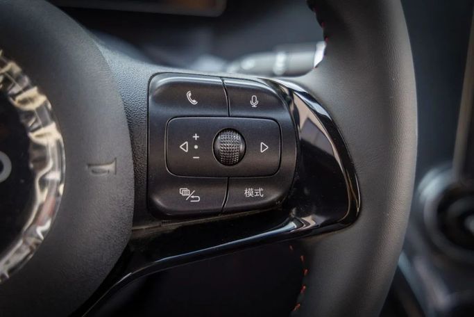 Новый BYD e2 I Рестайлинг, 2025 в Дубае от Albustanji Motors FZCO Серый цвет.  | AUTO.AE