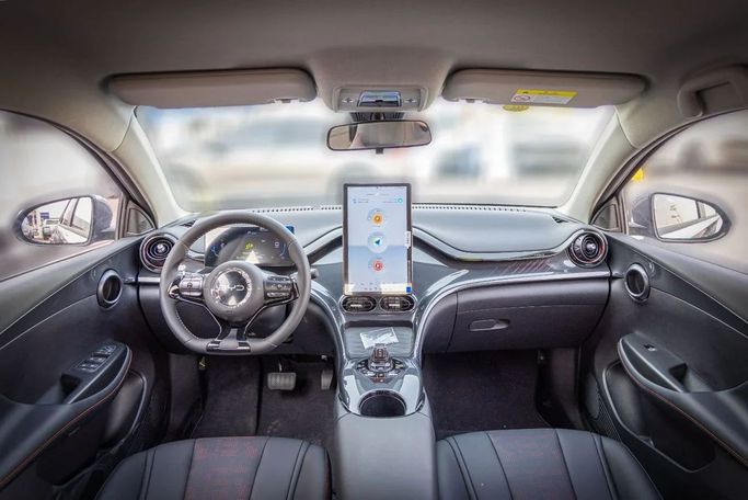 Новый BYD e2 I Рестайлинг, 2025 в Дубае от Albustanji Motors FZCO Серый цвет.  | AUTO.AE