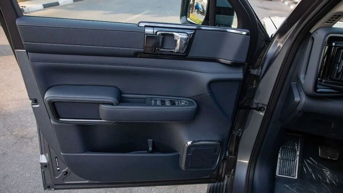 Новый BYD FangChengBao Leopard 5 I, 1.5 л, 2025 в Дубае от Dresden Motors Серебристый цвет. Китайская | AUTO.AE