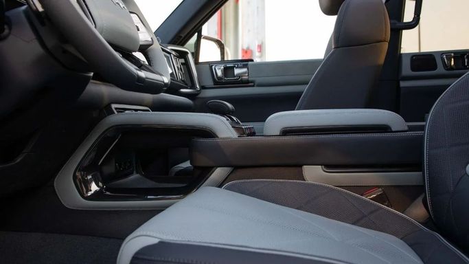Новый BYD FangChengBao Leopard 5 I Рестайлинг, 1.5 л, 2025 в Дубае от Dresden Motors Светло-коричневый цвет. Китайская | AUTO.AE