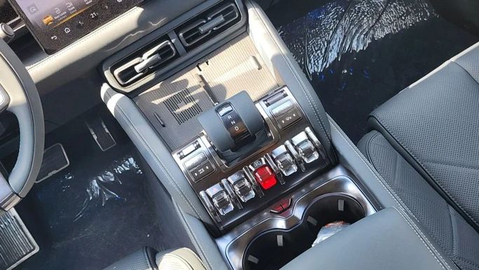 Новый BYD FangChengBao Leopard 5 I Рестайлинг, 1.5 л, 2025 в Дубае от Alwan Global Cars Черный цвет. Other | AUTO.AE