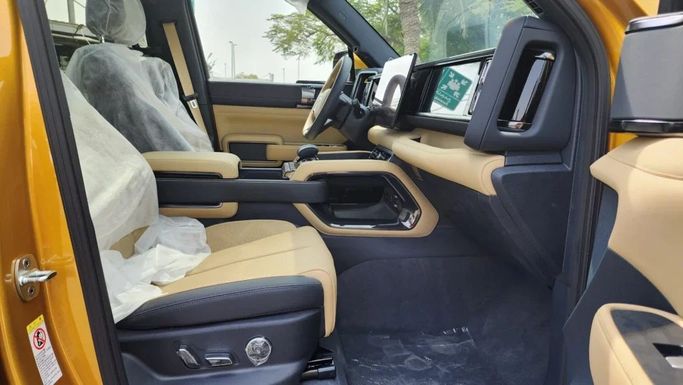 New BYD FangChengBao Leopard 5 I, 1.5 l, 2024 in Dubai by Alwan Global Cars, Golden color. Other | AUTO.AE