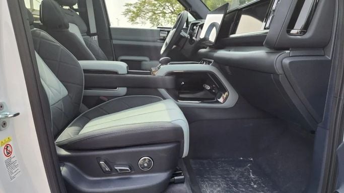 New BYD FangChengBao Leopard 5 I, 1.5 l, 2024 in Dubai by Alwan Global Cars, White color. Other | AUTO.AE