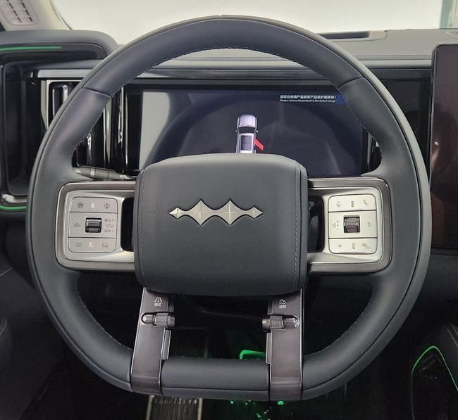 Новый BYD FangChengBao Leopard 5 I, 1.5 л, 2025 в Дубае от Gulf Motors Черный цвет. Китайская | AUTO.AE