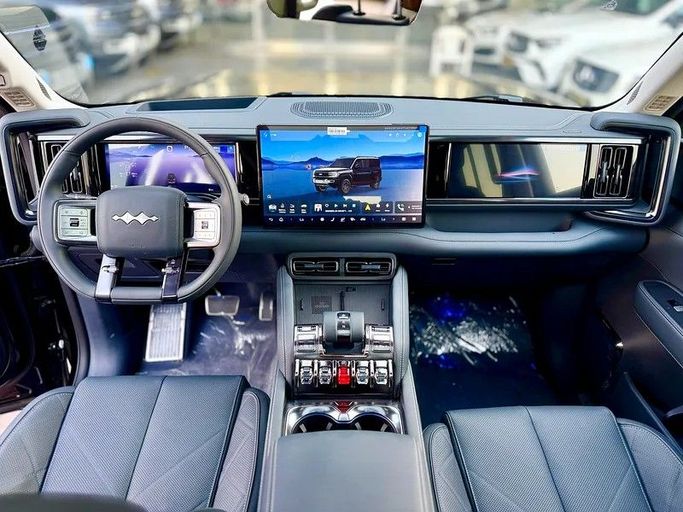 Новый BYD FangChengBao Leopard 5 I Рестайлинг, 1.5 л, 2025 в Дубае от Empire Motors Серый цвет. Китайская | AUTO.AE