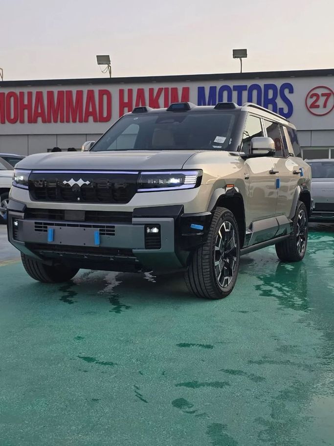 Новый BYD FangChengBao Leopard 8, 2.0 л, 2024 в Дубае от Mohamed Hakim Motors Бежевый цвет. Other | AUTO.AE