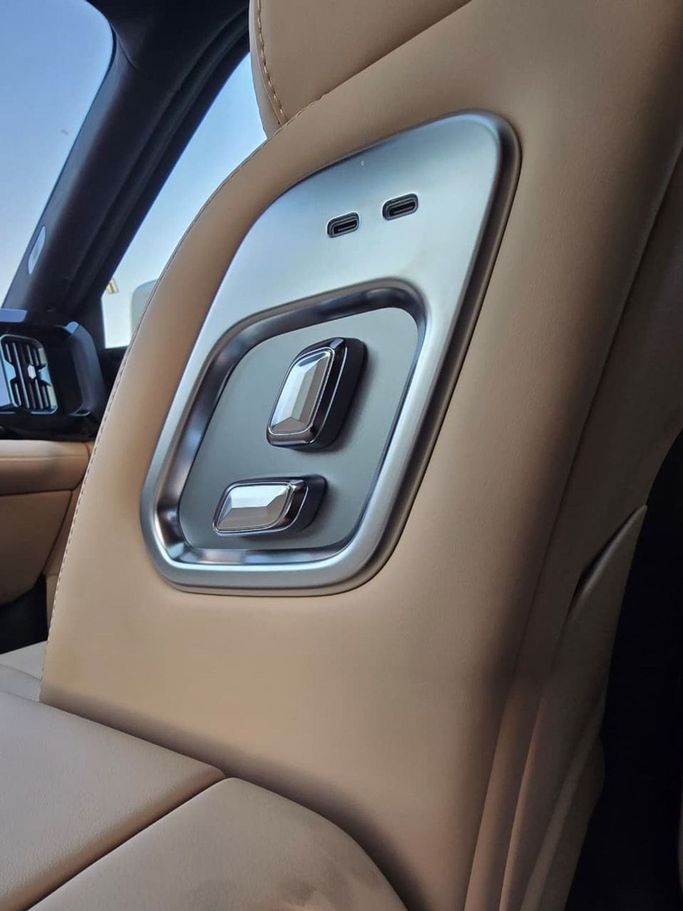 Новый BYD FangChengBao Leopard 8, 2.0 л, 2024 в Дубае от Mohamed Hakim Motors Бежевый цвет. Other | AUTO.AE