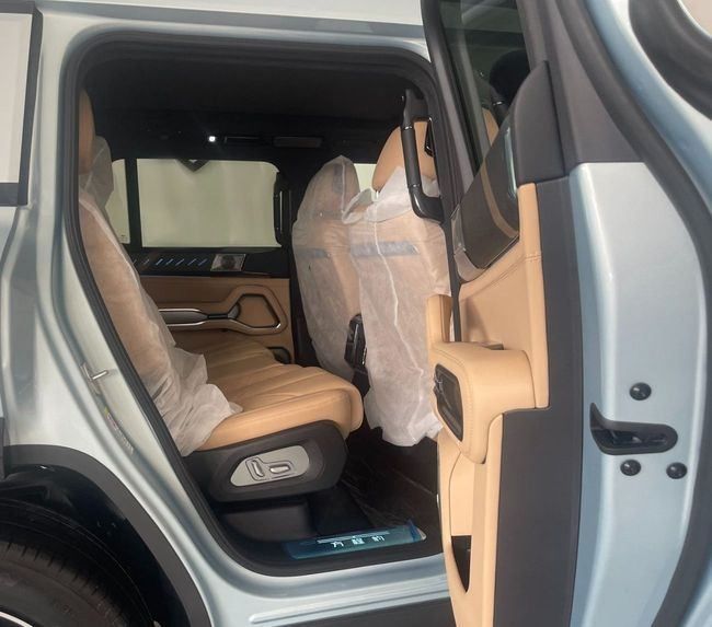 Новый BYD FangChengBao Leopard 8, 2.0 л, 2025 в Дубае от Gulf Motors Другой цвет цвет. Китайская | AUTO.AE