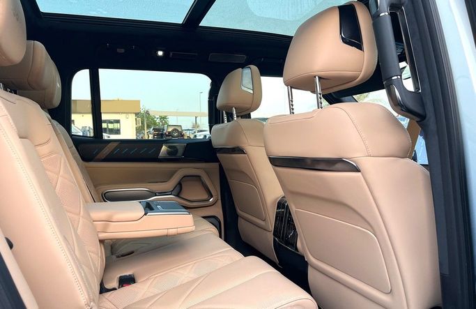 Новый BYD FangChengBao Leopard 8, 2.0 л, 2025 в Дубае от Prestige motors Серебристый цвет. Китайская | AUTO.AE