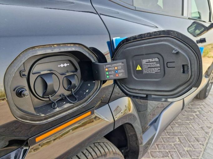 Used BYD FangChengBao Leopard 8, 2.0 l, 2025 in Dubai by Allied Motors, Black color. Other | AUTO.AE