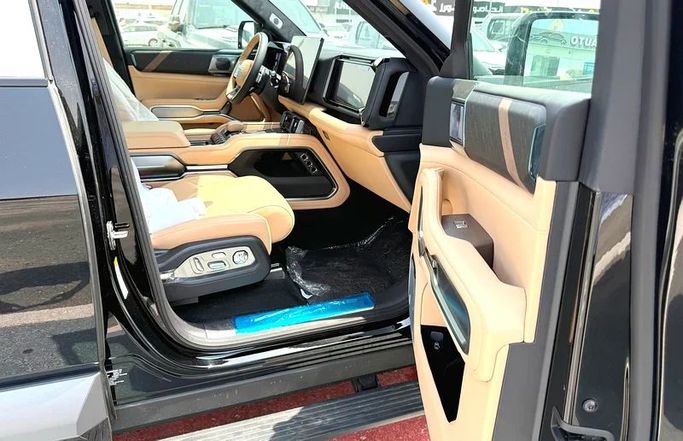 New BYD FangChengBao Leopard 8, 1.5 l, 2025 in Dubai by Valcor Auto, Black color. Chinese Specs | AUTO.AE