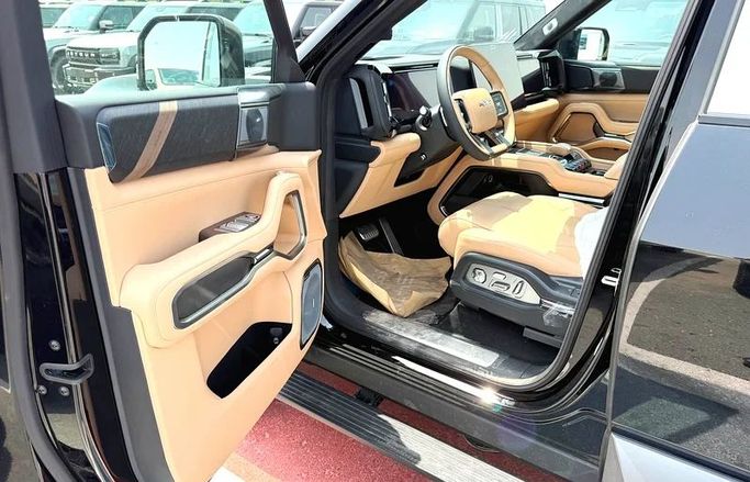 New BYD FangChengBao Leopard 8, 1.5 l, 2025 in Dubai by Valcor Auto, Black color. Chinese Specs | AUTO.AE