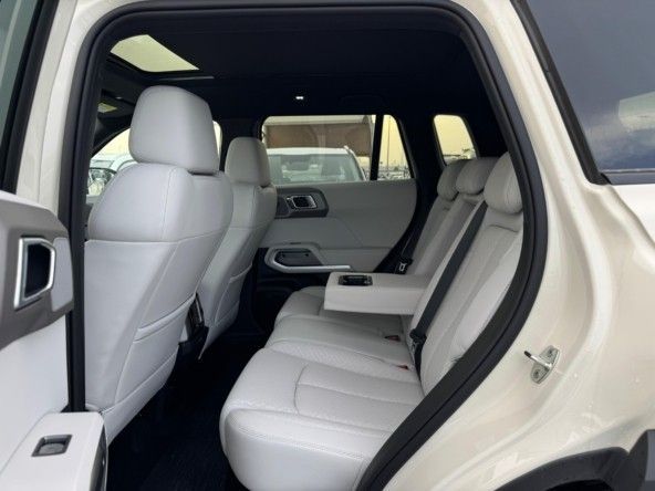 Подержанный BYD FangChengBao Titanium 3, 2025 в Дубае от Titanum Cars Белый цвет. Other | AUTO.AE