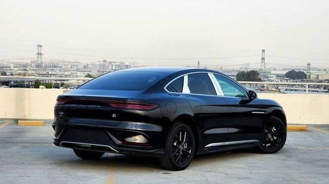 Новый BYD Han I Рестайлинг, 1.5 л, 2024 в Дубае от Gulf Motors Черный цвет. Китайская | AUTO.AE