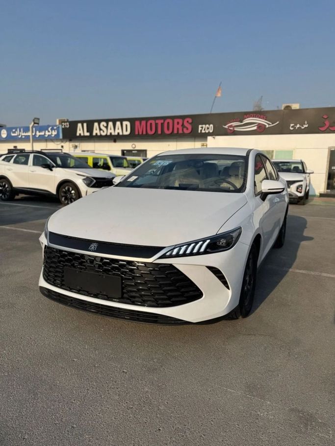 Новый BYD Qin III, 1.5 л, 2025 в Дубае от Al Asaad Motors FZCO Белый цвет. Китайская | AUTO.AE
