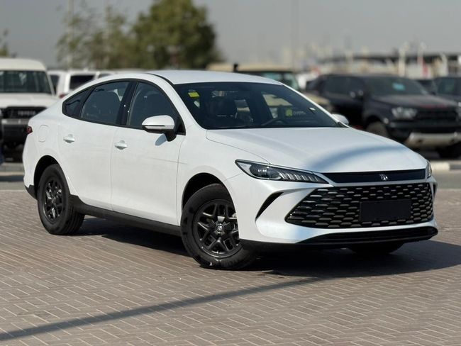 جديدة BYD Qin DM-i ثانياً, 1.5 l, 2025 في في دبي من ZEESHAN MOTORS FZCO، اللون أبيض. المواصفات الصينية | AUTO.AE