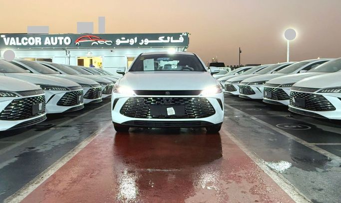 جديدة BYD Qin ثالثاً, 1.5 l, 2025 في في دبي من Valcor Auto، اللون أبيض. المواصفات الصينية | AUTO.AE | إعلان #257606