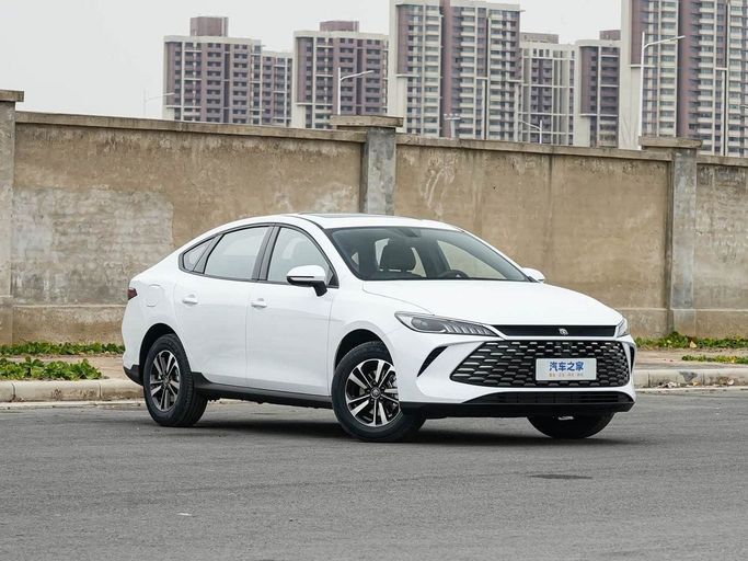 جديدة ⁦BYD Qin ثالثاً، 1.5 l، 2026⁩ في في الإمارات, دبي من Dresden Motors، اللون أبيض. المواصفات الصينية | AUTO.AE | إعلان #286223