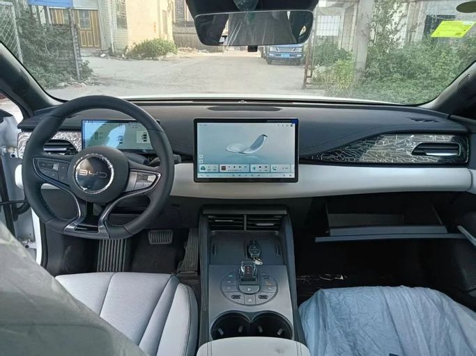Новый BYD Seal 06, 1.5 л, 2025 в Дубае от Dresden Motors Белый цвет. Китайская | AUTO.AE