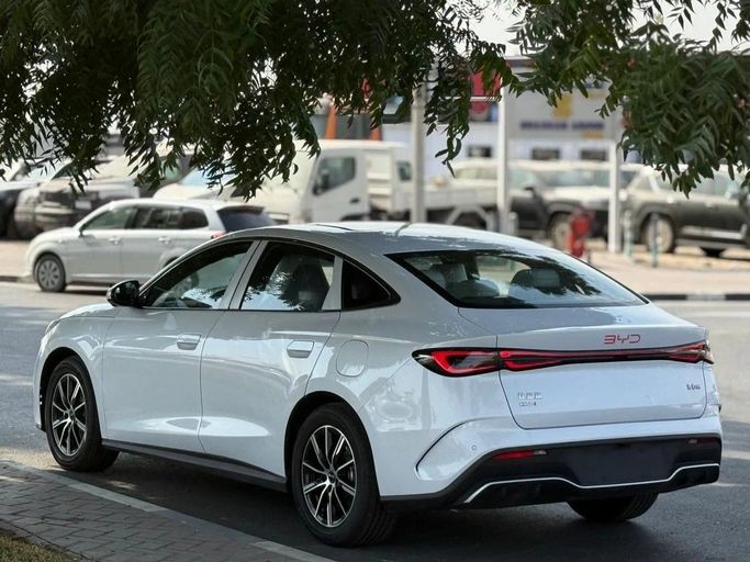 New BYD Seal 06, 1.5 l, 2025 in Dubai by JR Auto, White color. Chinese Specs | AUTO.AE