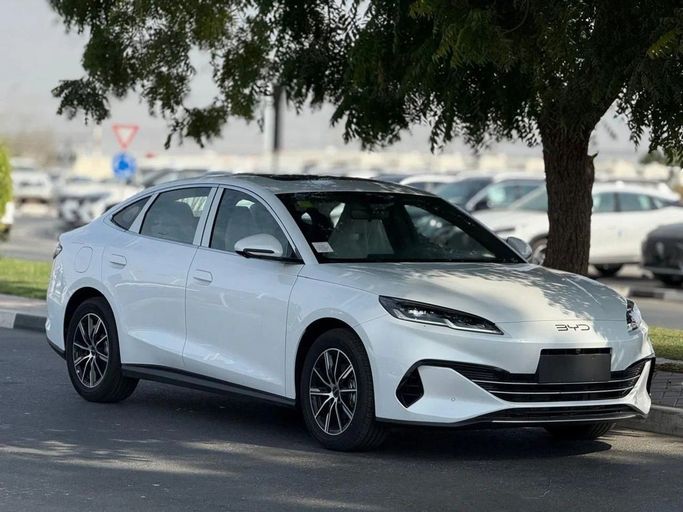 New BYD Seal 06, 1.5 l, 2025 in Dubai by JR Auto, White color. Chinese Specs | AUTO.AE