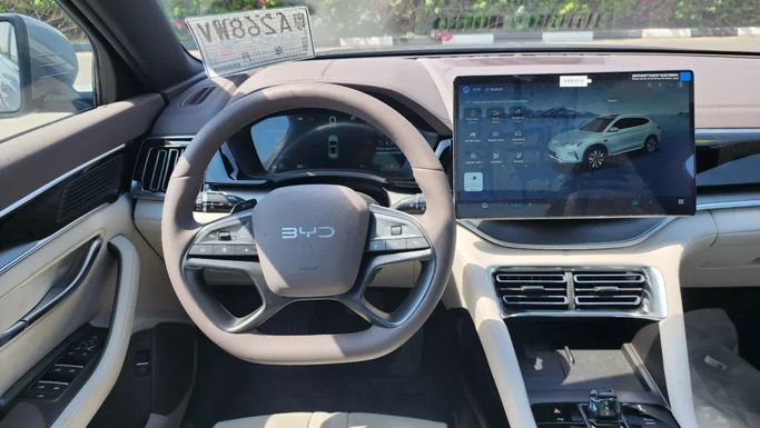 Новый BYD Song Plus I Рестайлинг, 2025 в Дубае от Alwan Global Cars Серый цвет. Other | AUTO.AE