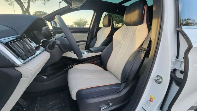 Новый BYD Song Plus I Рестайлинг, 2023 в Дубае от Alwan Global Cars Белый цвет. Other | AUTO.AE