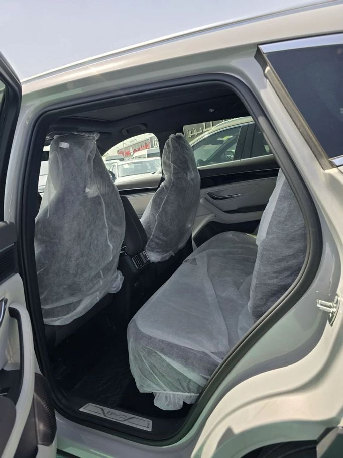 Новый BYD Song Plus I Рестайлинг, 2025 в Дубае от Mohamed Hakim Motors Бронзовый цвет. GCC | AUTO.AE