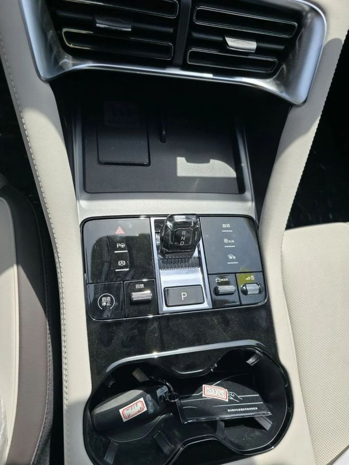 Новый BYD Song Plus I Рестайлинг, 2025 в Дубае от Mohamed Hakim Motors Бронзовый цвет. GCC | AUTO.AE