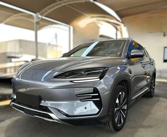 Подержанный BYD Song Plus I Рестайлинг, 2025 в Дубае от Soltan Auto Серый цвет. Китайская | AUTO.AE