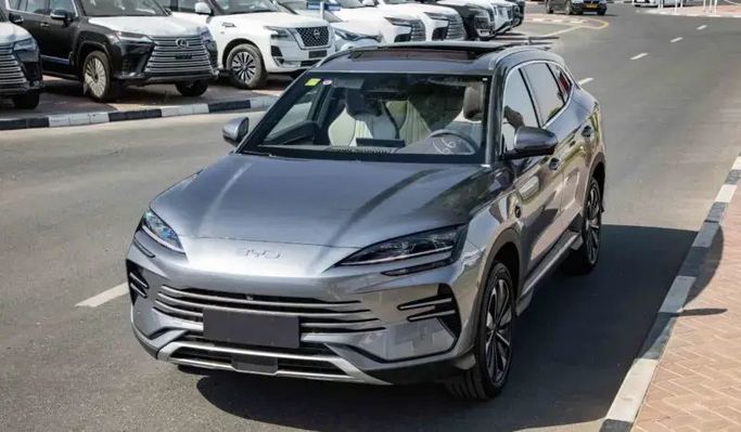 Новый BYD Song Plus I Рестайлинг, 1.5 л, 2025 в Дубае от Dresden Motors Серебристый цвет. Китайская | AUTO.AE | Объявление #253419