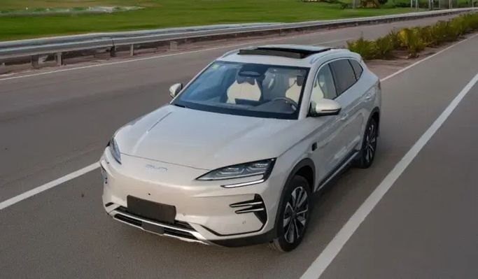 Новый BYD Song Plus I Рестайлинг, 2025 в Дубае от Dresden Motors Серый цвет. Китайская | AUTO.AE | Объявление #253423