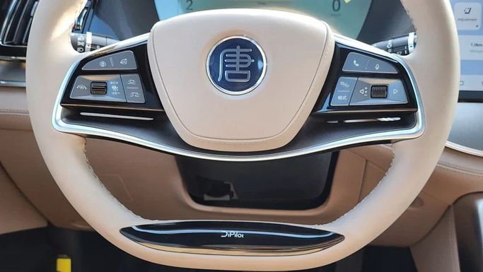 Новый BYD Tang II Рестайлинг, 2024 в Дубае от Alwan Global Cars Черный цвет. Other | AUTO.AE