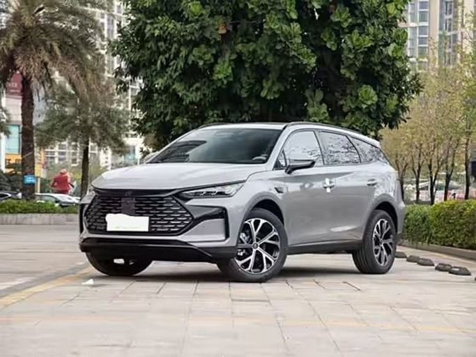 جديدة BYD Tang شد الوجه الثاني, 1.5 l, 2025 في في دبي من Pillar Motors، اللون رمادي. المواصفات الصينية | AUTO.AE