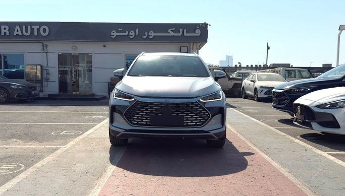 Подержанный BYD Tang II Рестайлинг, 1.5 л, 2025 в Дубае от Valcor Auto Белый цвет. Китайская | AUTO.AE | Объявление #272070