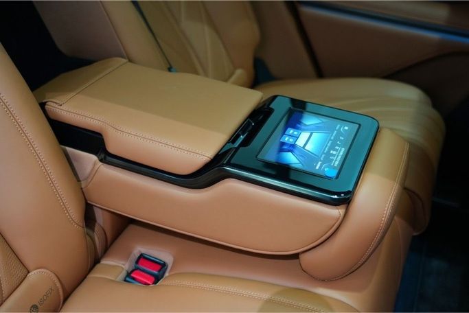 New BYD Yangwang U8, 2.0 l, 2024 in Dubai by Oscar Motors, Black color.  | AUTO.AE