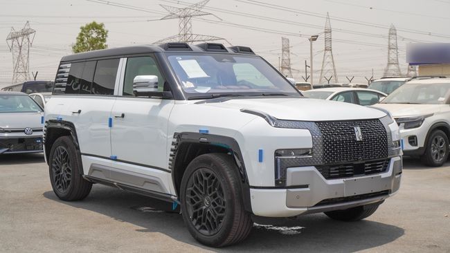 Новый BYD Yangwang U8, 2.0 л, 2025 в Дубае от ZEESHAN MOTORS FZCO Белый цвет. Китайская | AUTO.AE