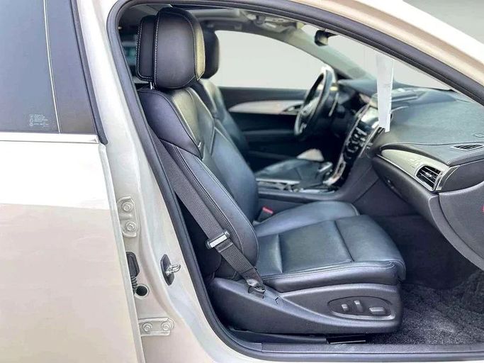 Подержанный Cadillac ATS I Рестайлинг, 2.0 л, 2014 в Дубае от Mirza Automobile FZE Белый цвет. Японская | AUTO.AE