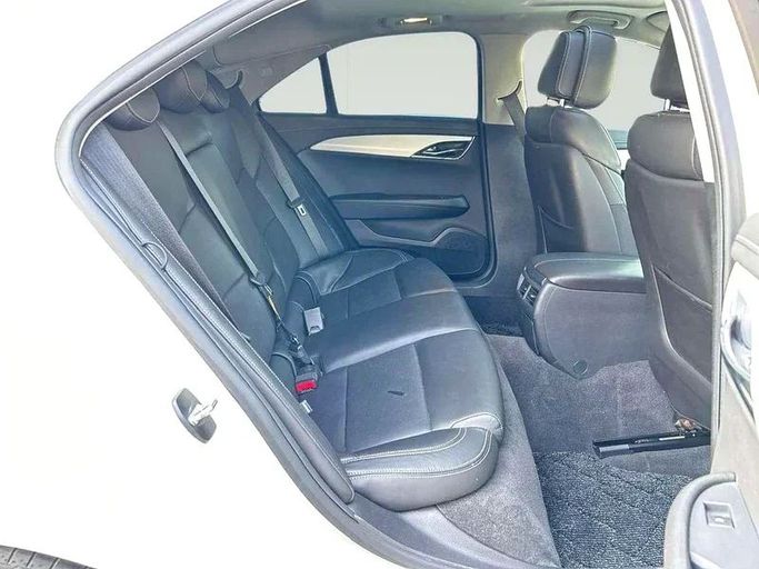 Подержанный Cadillac ATS I Рестайлинг, 2.0 л, 2014 в Дубае от Mirza Automobile FZE Белый цвет. Японская | AUTO.AE