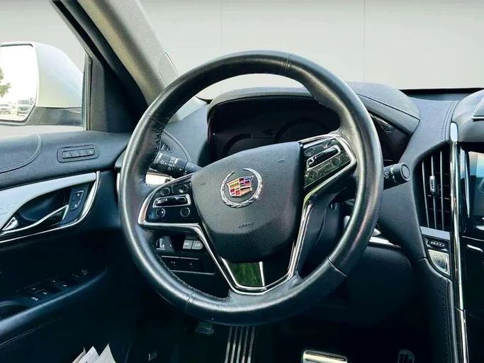 Подержанный Cadillac ATS I Рестайлинг, 2.0 л, 2014 в Дубае от Mirza Automobile FZE Белый цвет. Японская | AUTO.AE