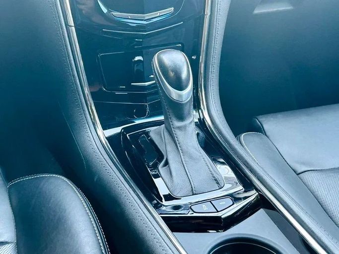 Подержанный Cadillac ATS I Рестайлинг, 2.0 л, 2014 в Дубае от Mirza Automobile FZE Черный цвет. Японская | AUTO.AE