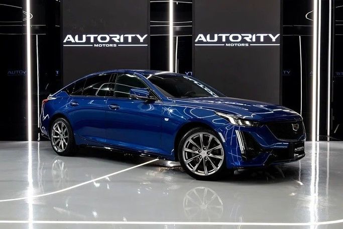 Подержанный Cadillac CT5 I, 2.0 л, 2021 в Дубае от Autority Motors Фиолетовый цвет. Японская | AUTO.AE